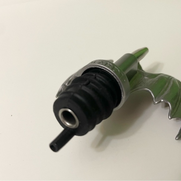 Bacardi Rum Gothic Bat Liquor Bottle Spout Pourer Stopper Top Metal Pewter Bar - Picture 12 of 16